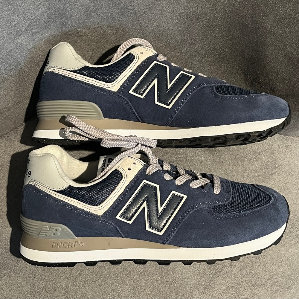 New Balance Men’s Sneakers 574 Navy Size 8.5 US
